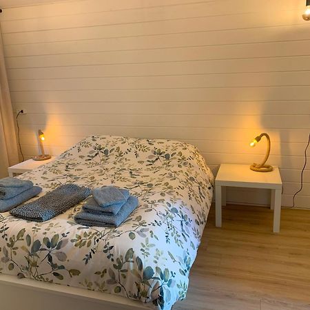 Tiny House Tussen De Grachten Sneek Kültér fotó